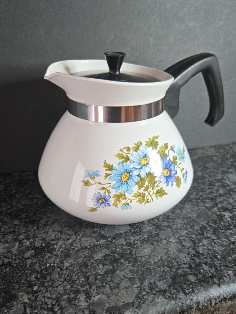 Corningware Vintage 1970's Chelsea Blue Daisy Pattern White Ceramic Teapot - Picture 14 of 15